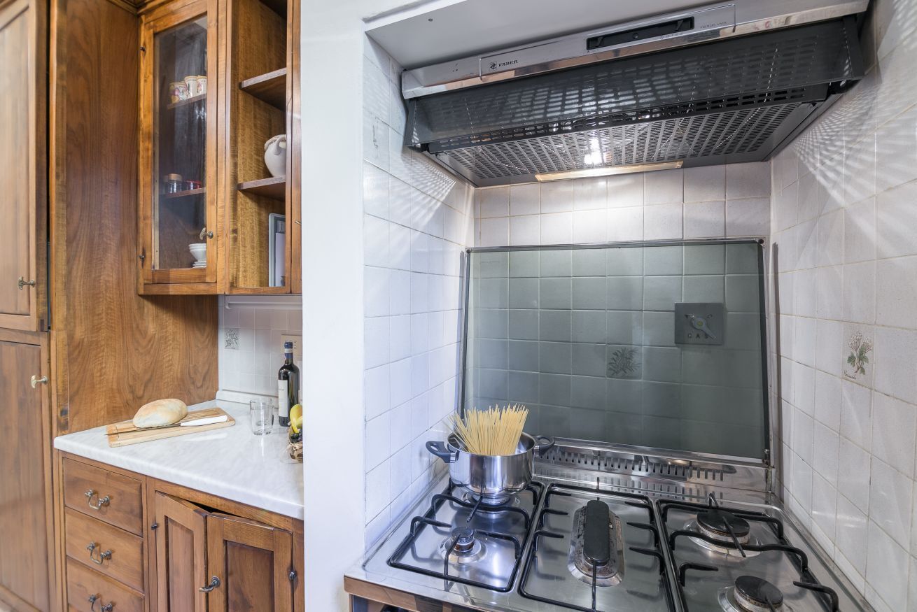 Frigorífic, forn i placa de cuina 