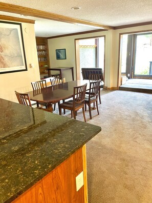 Dining - Best Ski-in/Ski-Out Condo at Copper Mountain (Copper Mountain)
