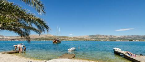 Beach nearby, sun loungers
