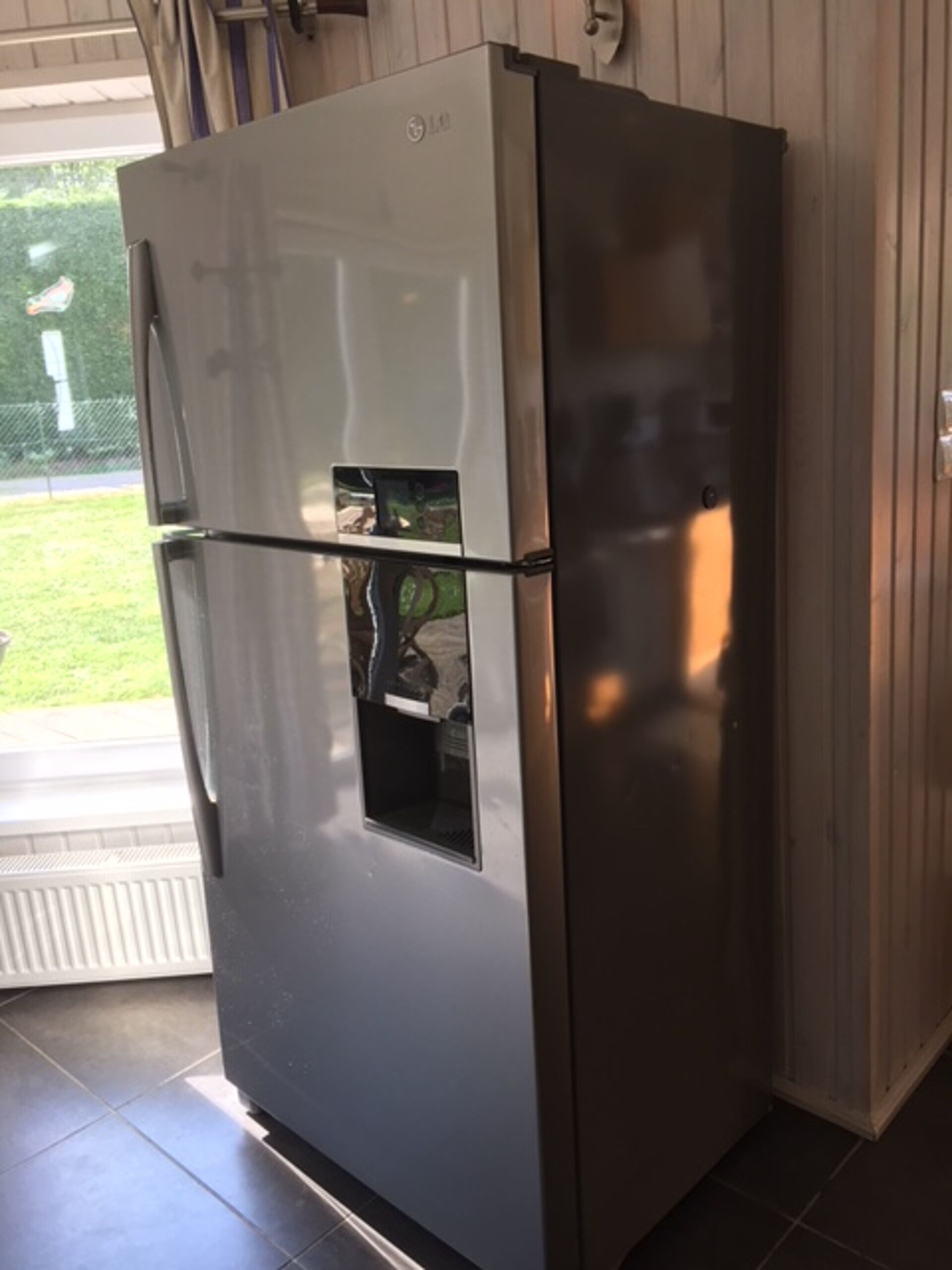 Wooden house of 160 m² for 10 to 13 people close to the sea.