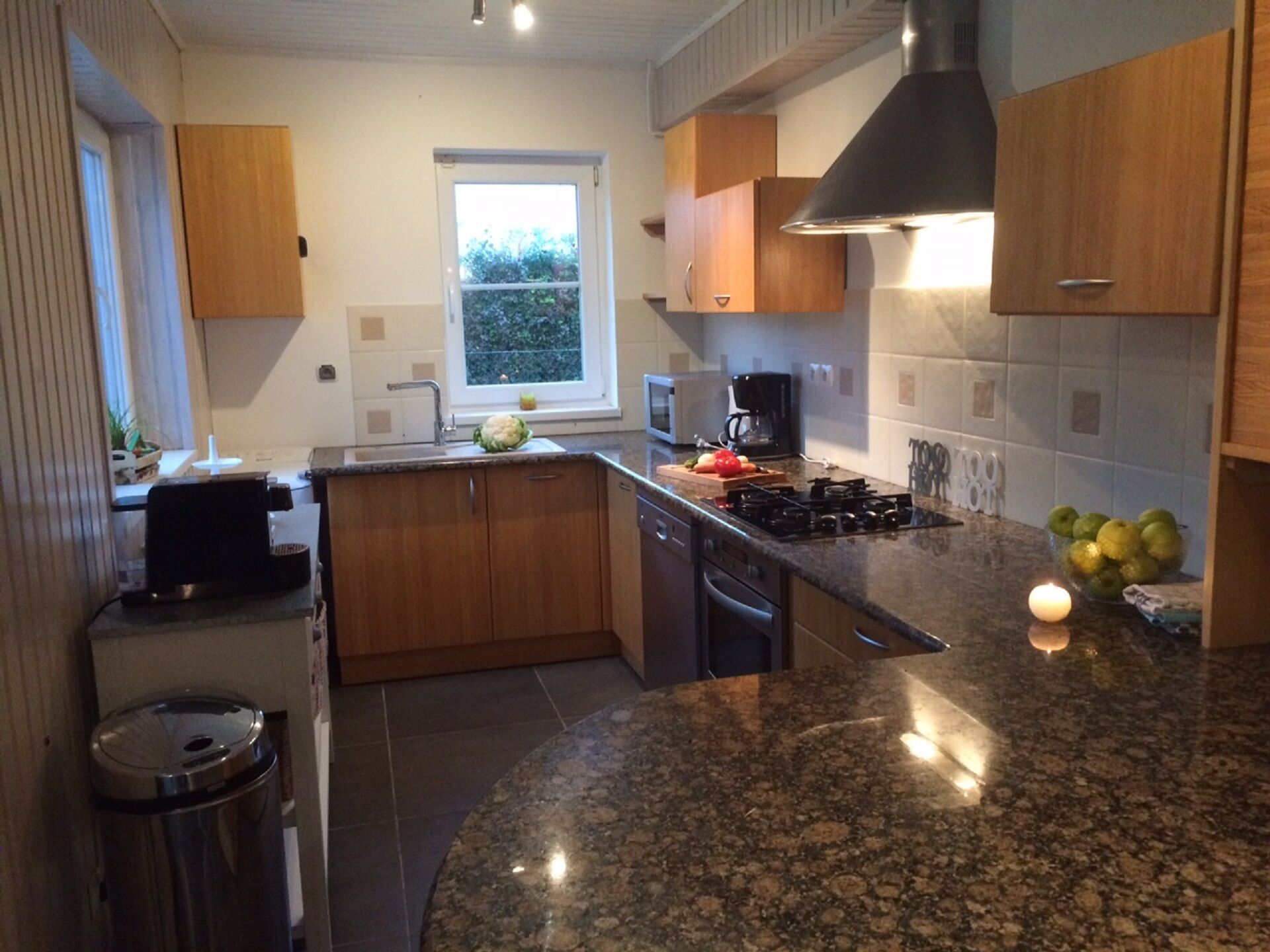 Wooden house of 160 m² for 10 to 13 people close to the sea.