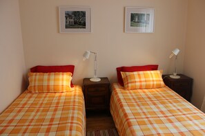 2 Schlafzimmer, BĂŒgeleisen/BĂŒgelbrett, kostenloses WLAN, BettwĂ€sche