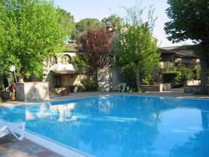 Piscine extérieure