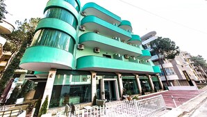 Front of property - Western Star Hotel (Durrës)