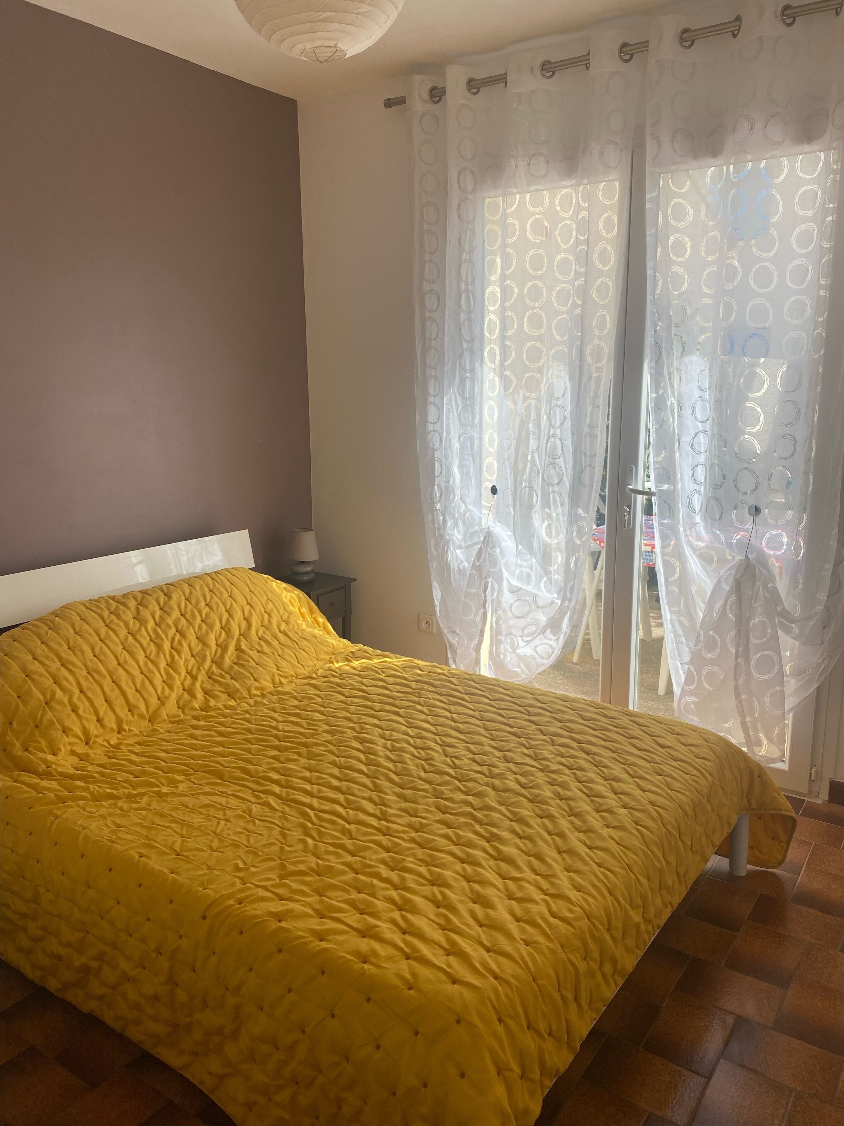 2 habitaciones, tabla de planchar con plancha y wifi gratis 