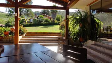 Continental breakfast on weekends (USD 5.46 per person)