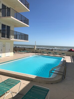 Outdoor pool, a heated pool - BEST BEACH DEALS! Ocean Front Gem! 75ft To Water 55"TV Heated Pool WiFi (Madeira Beach)
