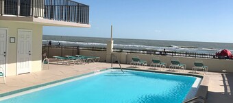 BEST BEACH DEALS! Ocean Front Gem! 75ft To Water 55"TV Heated Pool WiFi