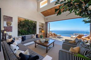 Televisión y estéreo 