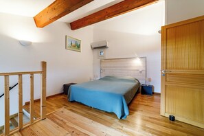 2 slaapkamers, een strijkplank/strijkijzer, wifi