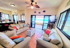 Télévision, lecteur de DVD, chaßne hi-fi