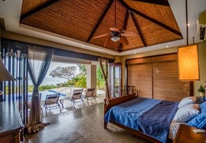 3 bedrooms, in-room safe, desk, iron/ironing board