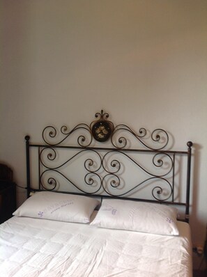 6 Schlafzimmer, Bügeleisen/Bügelbrett, kostenloses WLAN, Bettwäsche