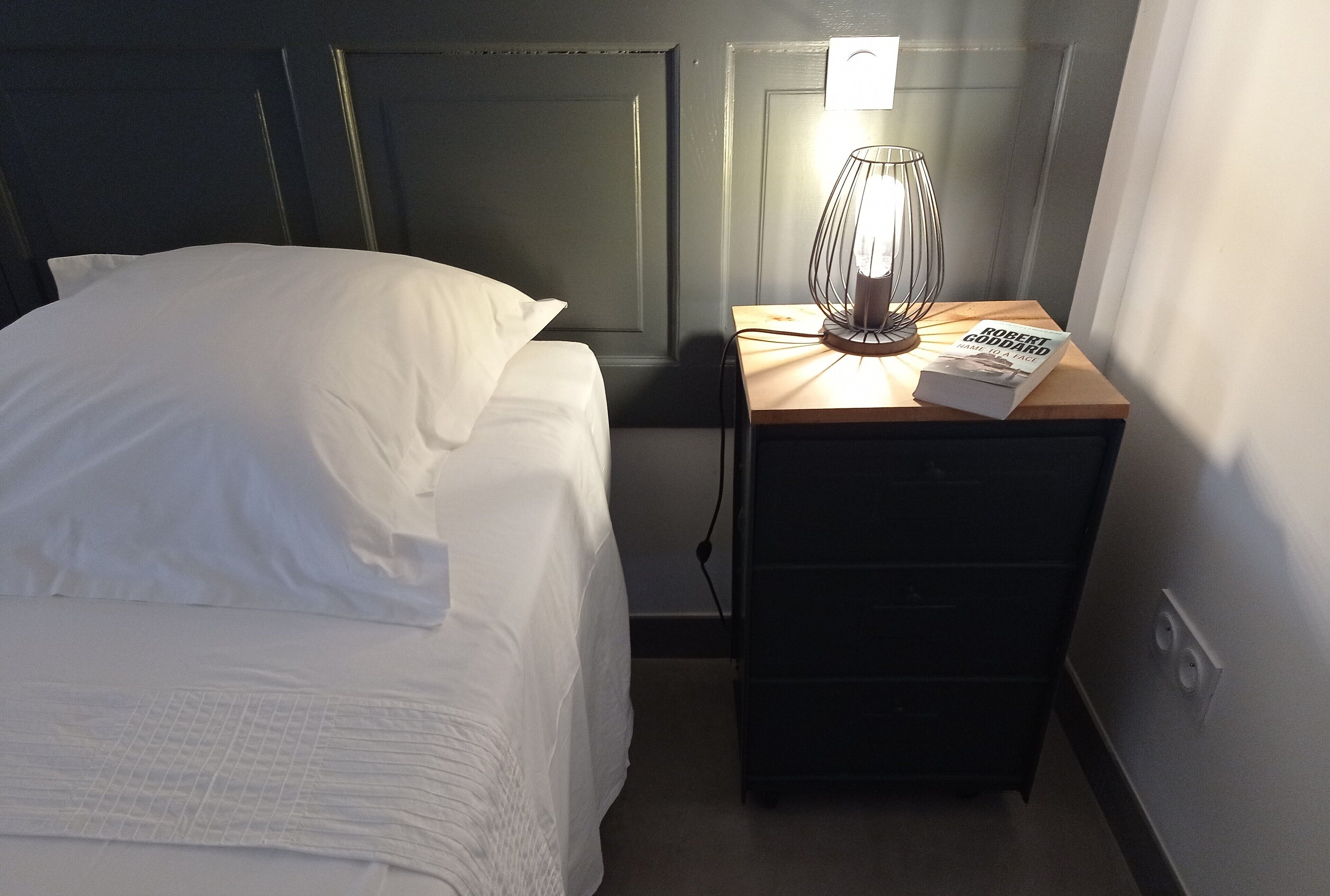 Charming riverside holiday gite for 2 persons with Free Wifi