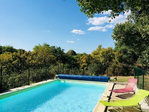 حمّام سباحة خارجي