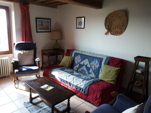 TV - Cottage 2 star with panoramic views of the mountains of Morvan. (Anost)