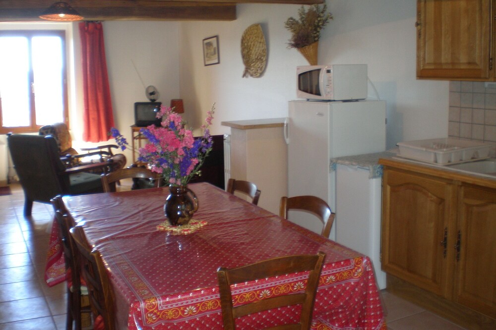 Cottage 2 star with panoramic views of the mountains of Morvan.