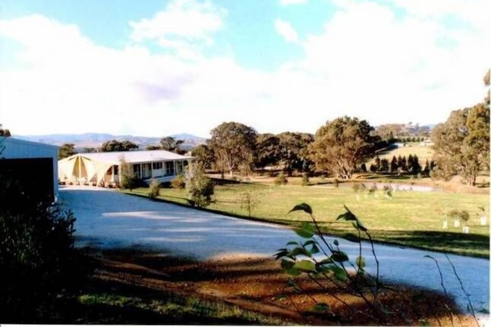 Lorralynbra Holiday House