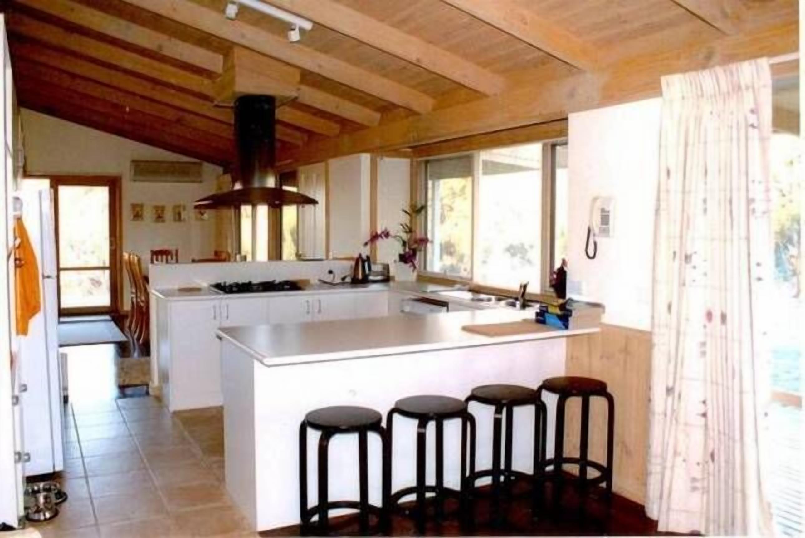 Lorralynbra Holiday House