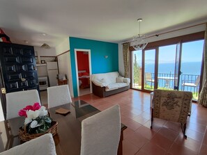 تلفزيون، كُتُ�ب