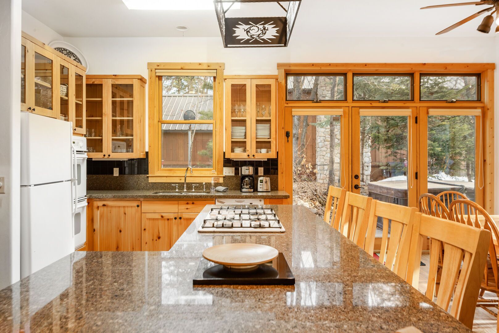 Arrowhead- 3 bedroom, Close to Resort, Backyard, Views, Comfort