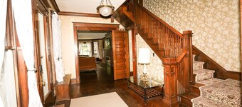 1st Class Rentals Munson Manor VII at Watkins Avenue