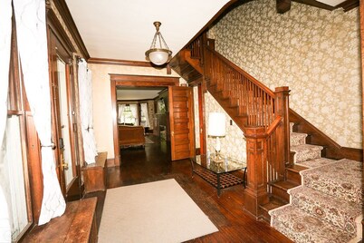 1st Class Rentals Munson Manor VII at Watkins Avenue