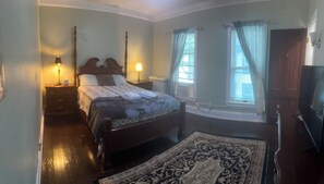 7 bedrooms, iron/ironing board, WiFi, bed sheets - 1st Class Rentals Munson Manor VII at Watkins Avenue (Oneonta)