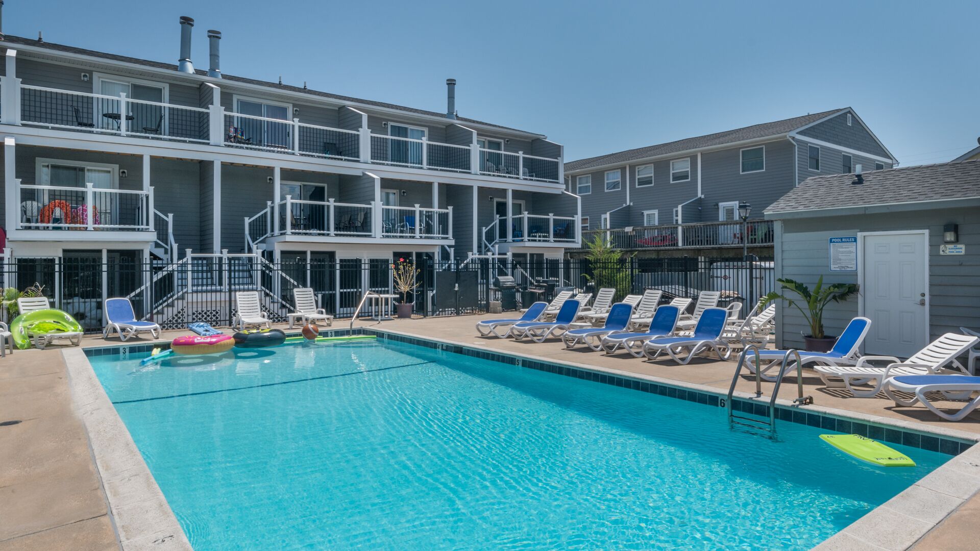 Gorgeous 4BR/3.5BA Beach Block Townhouse In Heart Of Dewey Beach/Pool/Decks/View
