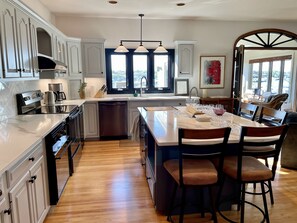 Fridge, microwave, oven, stovetop - WaterViews Overlooking Gloucester Inner Harbor /Sunroom/ Deck /Walk to Town/ AC (Gloucester)