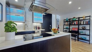 Réfrigérateur, micro-ondes, four, lave-vaisselle