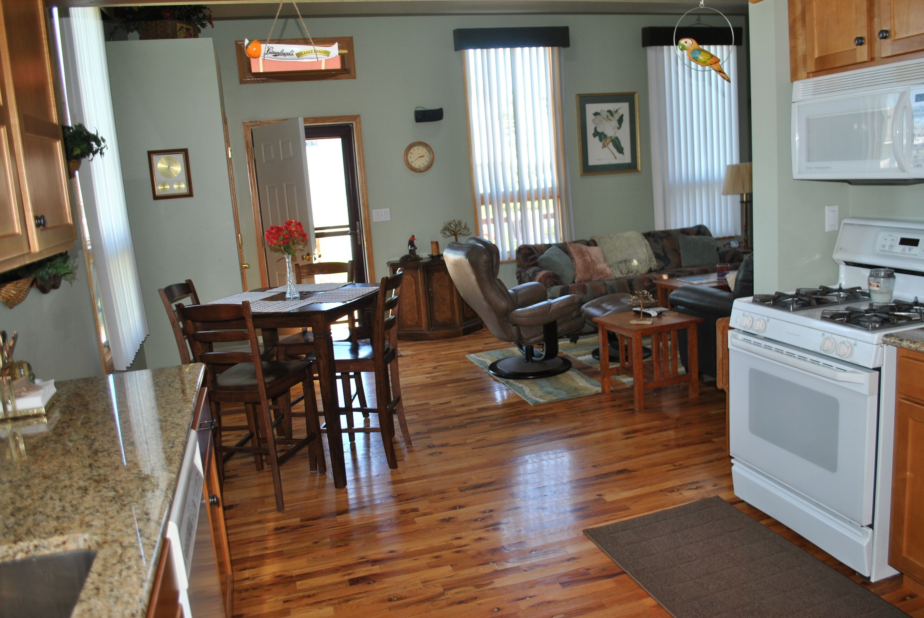 Spacious, open,  3-Bedroom 2 bath House with Lake Mitchell views