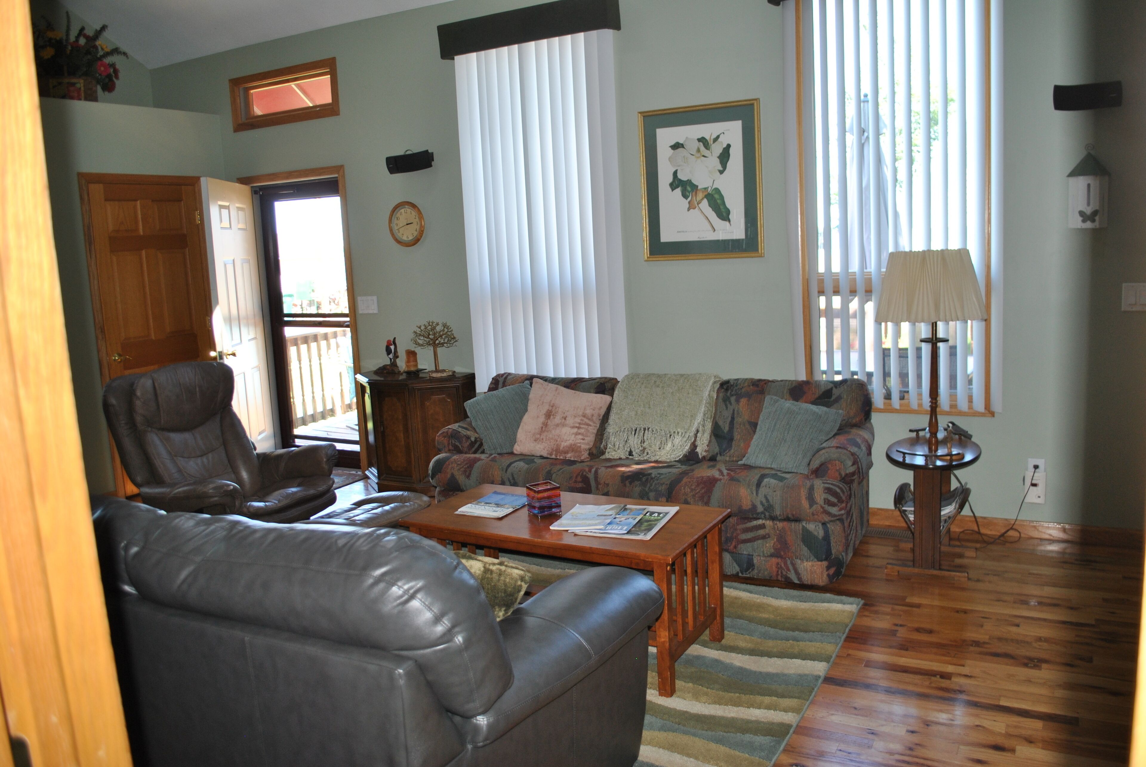 Spacious, open,  3-Bedroom 2 bath House with Lake Mitchell views