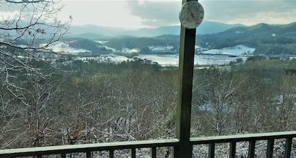 A Little Slice of Smokey Mtn. Heaven - with WIFI