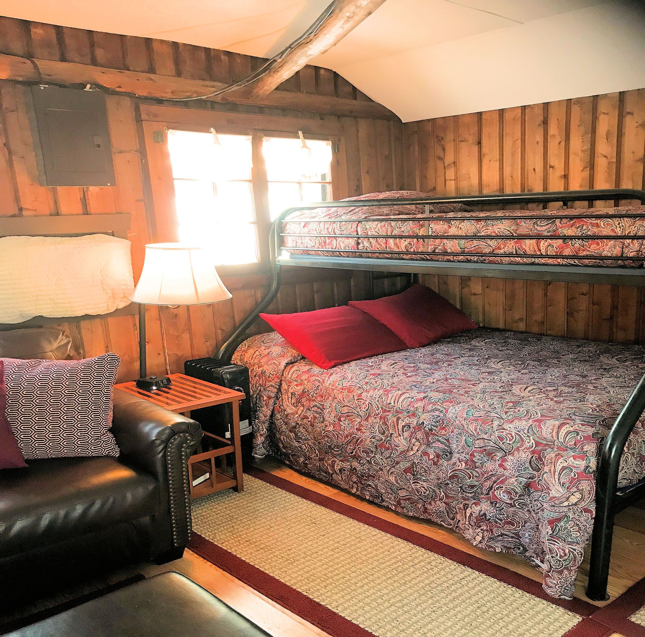 Affordable, Lake Front Log Cabin - Cabin 3