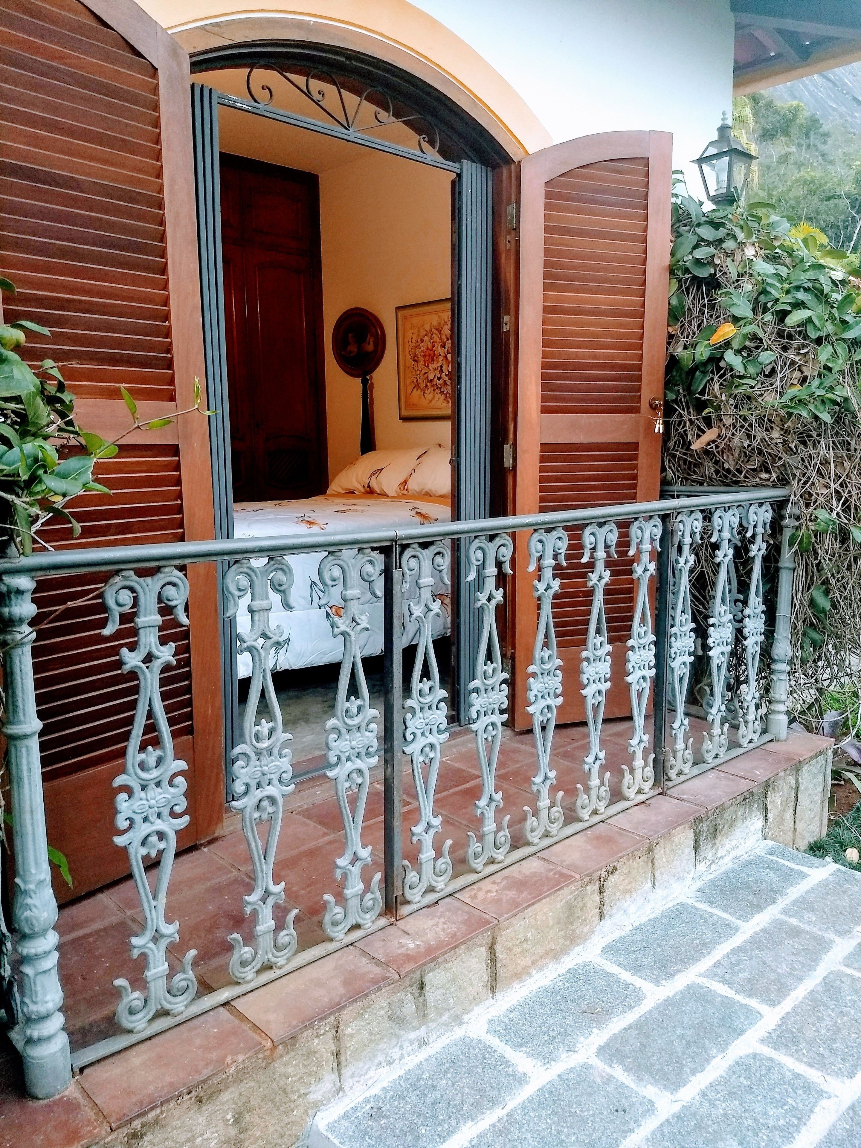 Suite em meio mata Atlantica Colibri | Frigobar, quartos à prova de som, Wi-Fi de cortesia, roupa de cama