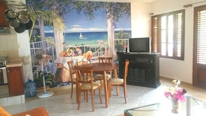 TV, DVD player