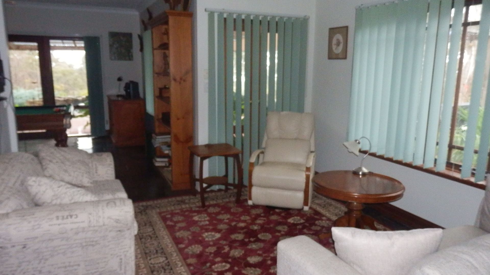 Beautiful setting, on 100 acres. Sleeps 10 people. Beautiful views.