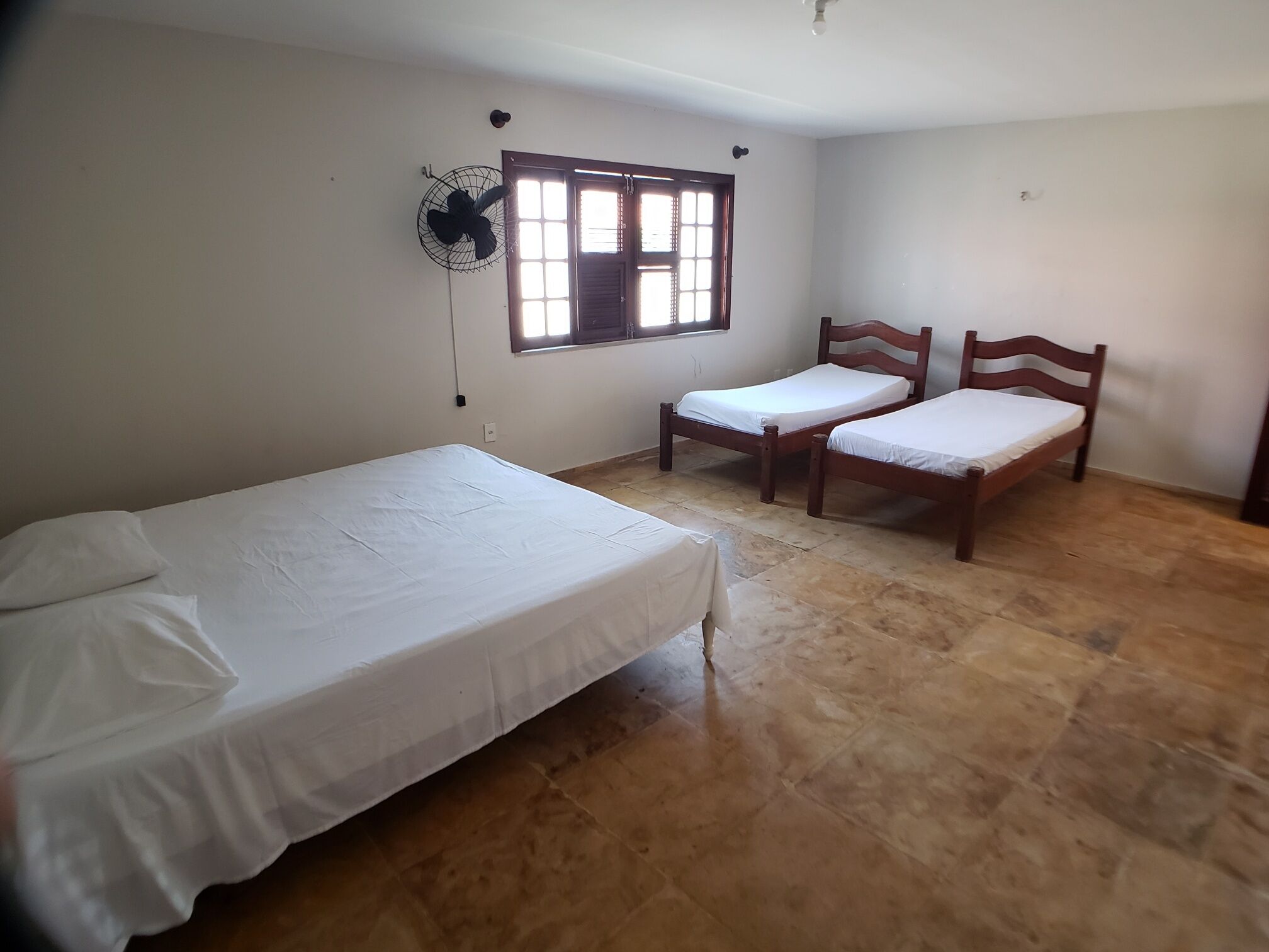 Large mansion with 5 duplex suites with pool.