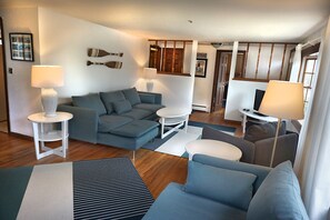 Una televisión, una chimenea, Netflix, Hulu