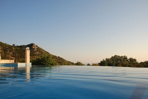 Außenpool, Infinity-Pool