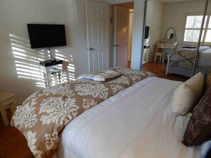 2 habitaciones, escritorio, tabla de planchar con plancha y wifi 