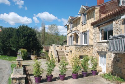 Family house in the heart of black Périgord