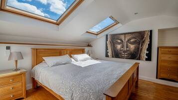 6 slaapkamers, een strijkplank/strijkijzer, gratis wifi, beddengoed