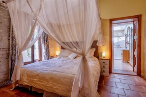 6 chambres, chambres insonorisées, fer et planche à repasser