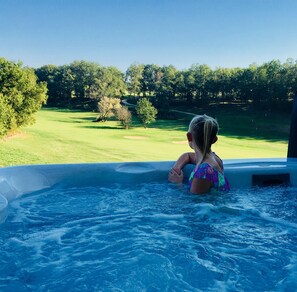 Bain à remous extérieur