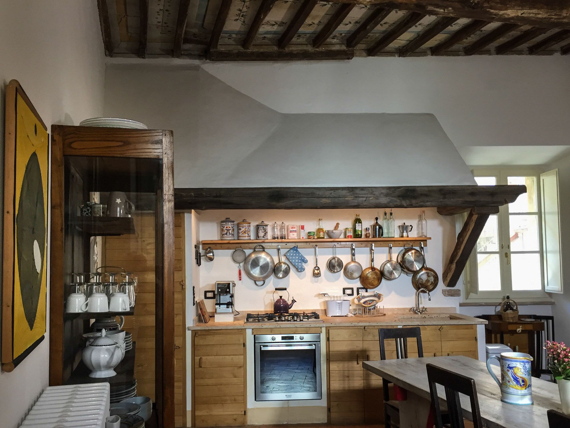 Artist's Retreat: 2 bedroom, 2 bath apartment