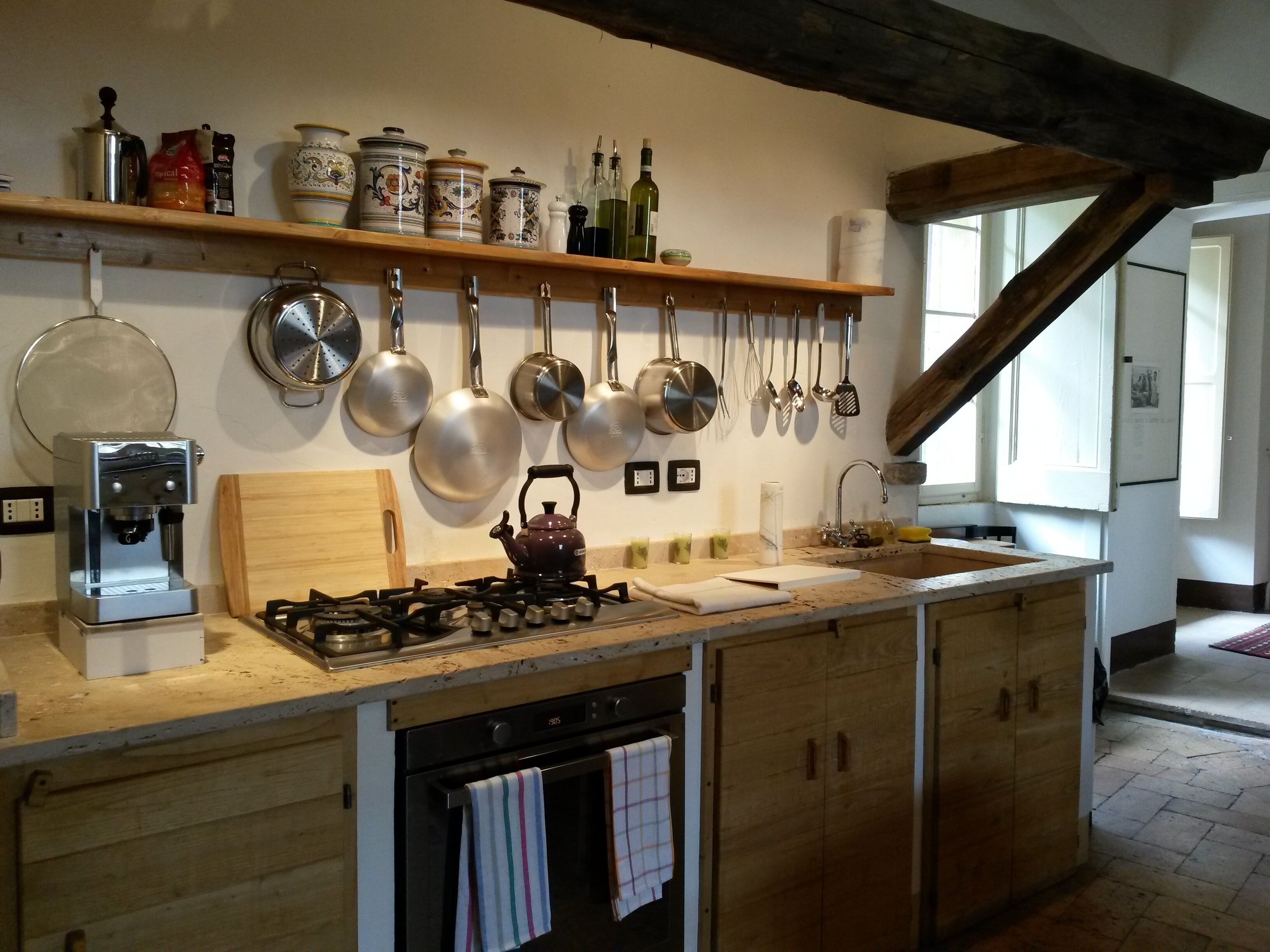 Artist's Retreat: 2 bedroom, 2 bath apartment