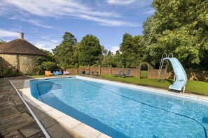 Piscine extérieure, piscine chauffée
