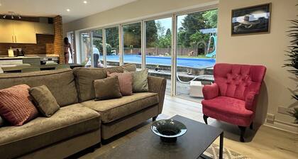 Bungalow mit beheiztem Außenpool